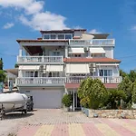 Thea Apartamento Lixouri